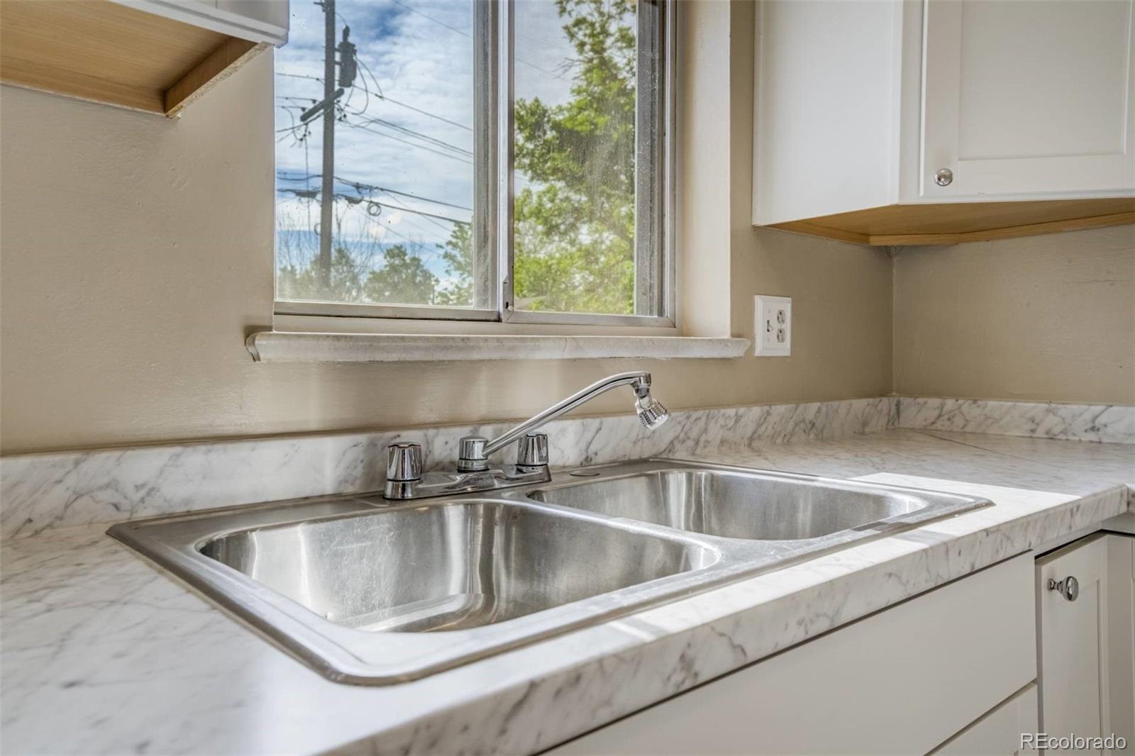 MLS Image #11 for 3055  carson street,aurora, Colorado