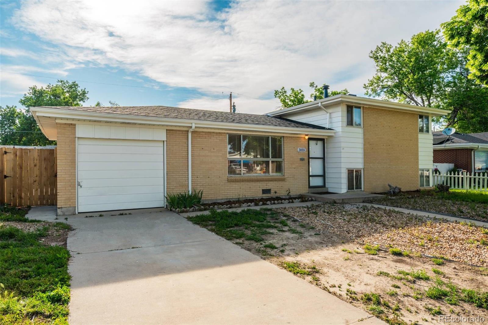 MLS Image #3 for 3055  carson street,aurora, Colorado