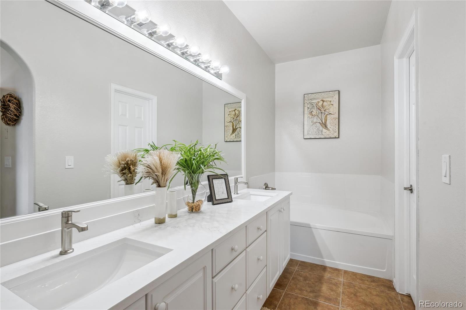 MLS Image #13 for 1441 s ulster street,denver, Colorado