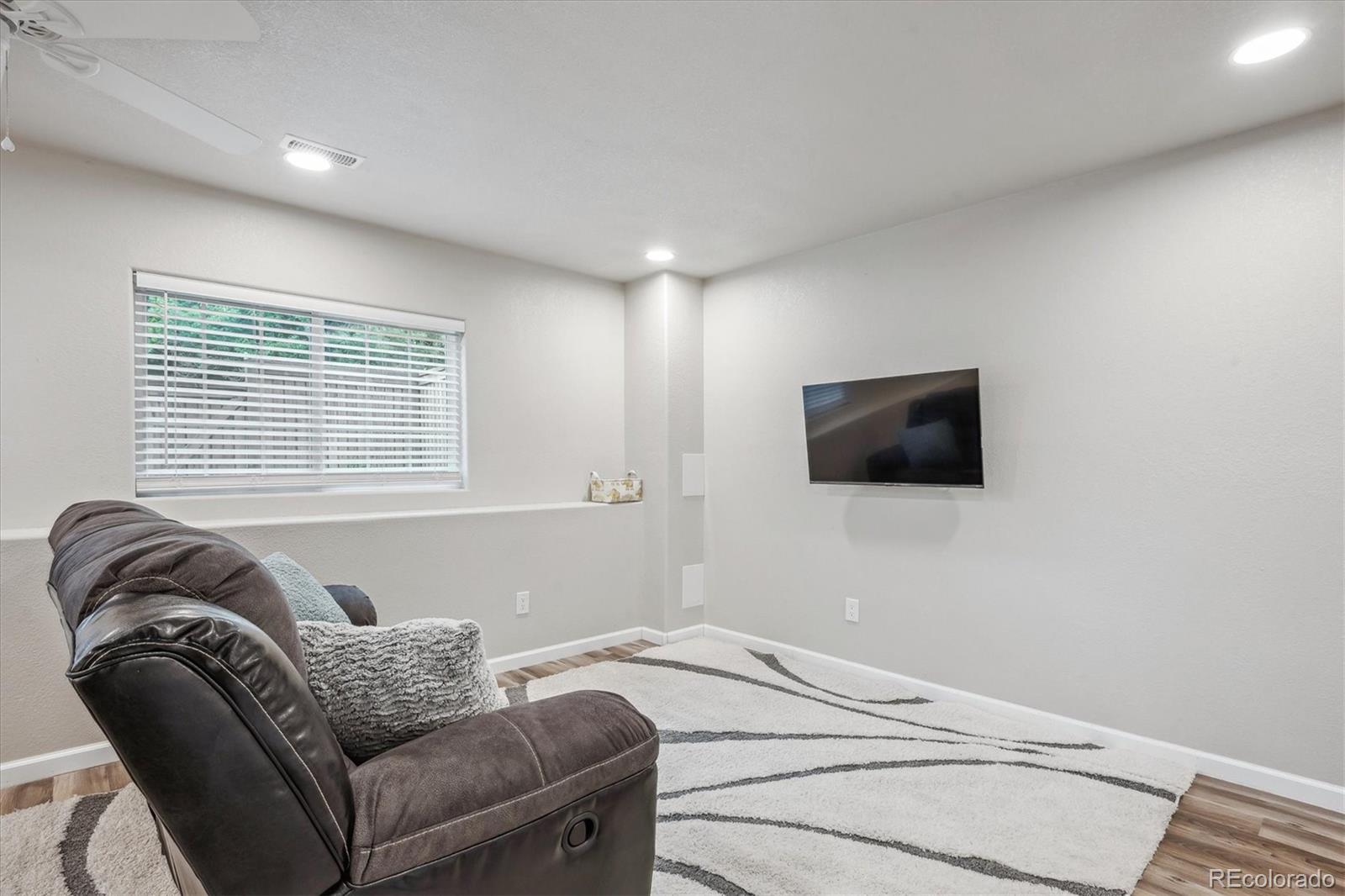 MLS Image #15 for 1441 s ulster street,denver, Colorado