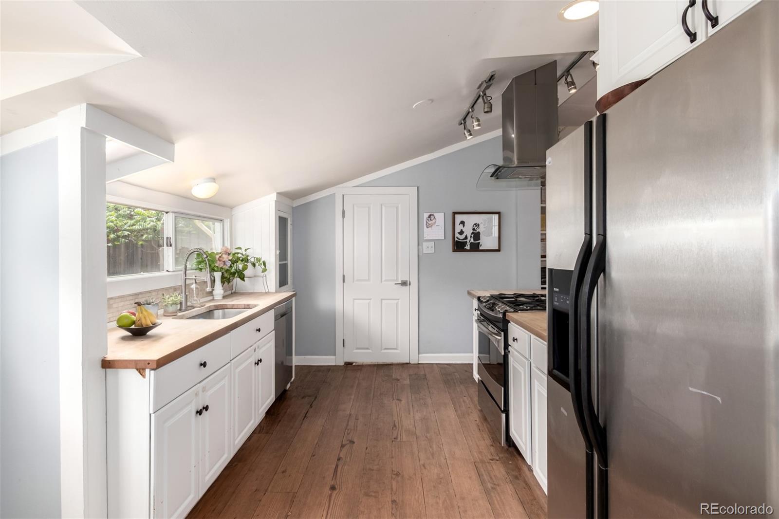 MLS Image #13 for 1776 s logan street,denver, Colorado