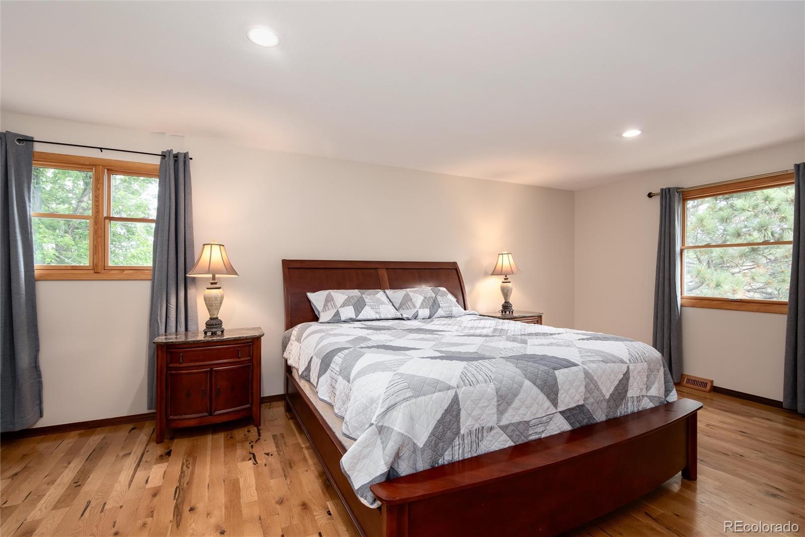 MLS Image #17 for 8666 e easter avenue,centennial, Colorado