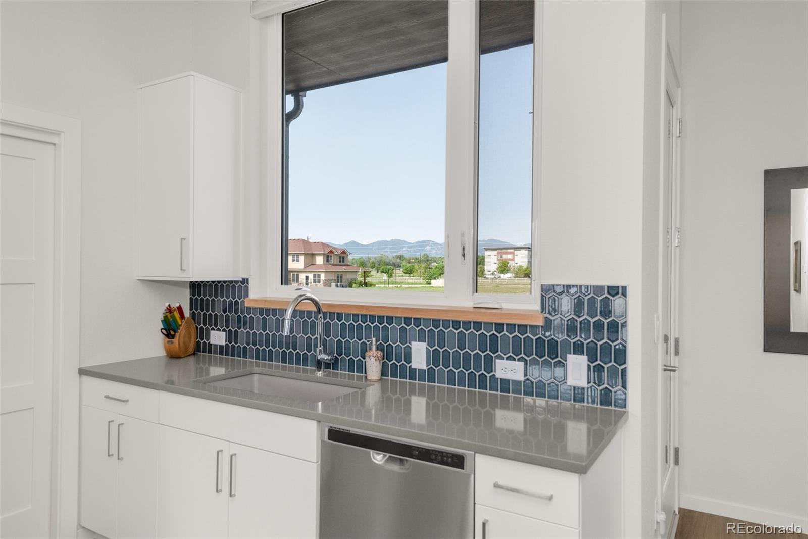 MLS Image #10 for 928  cimarron drive,lafayette, Colorado