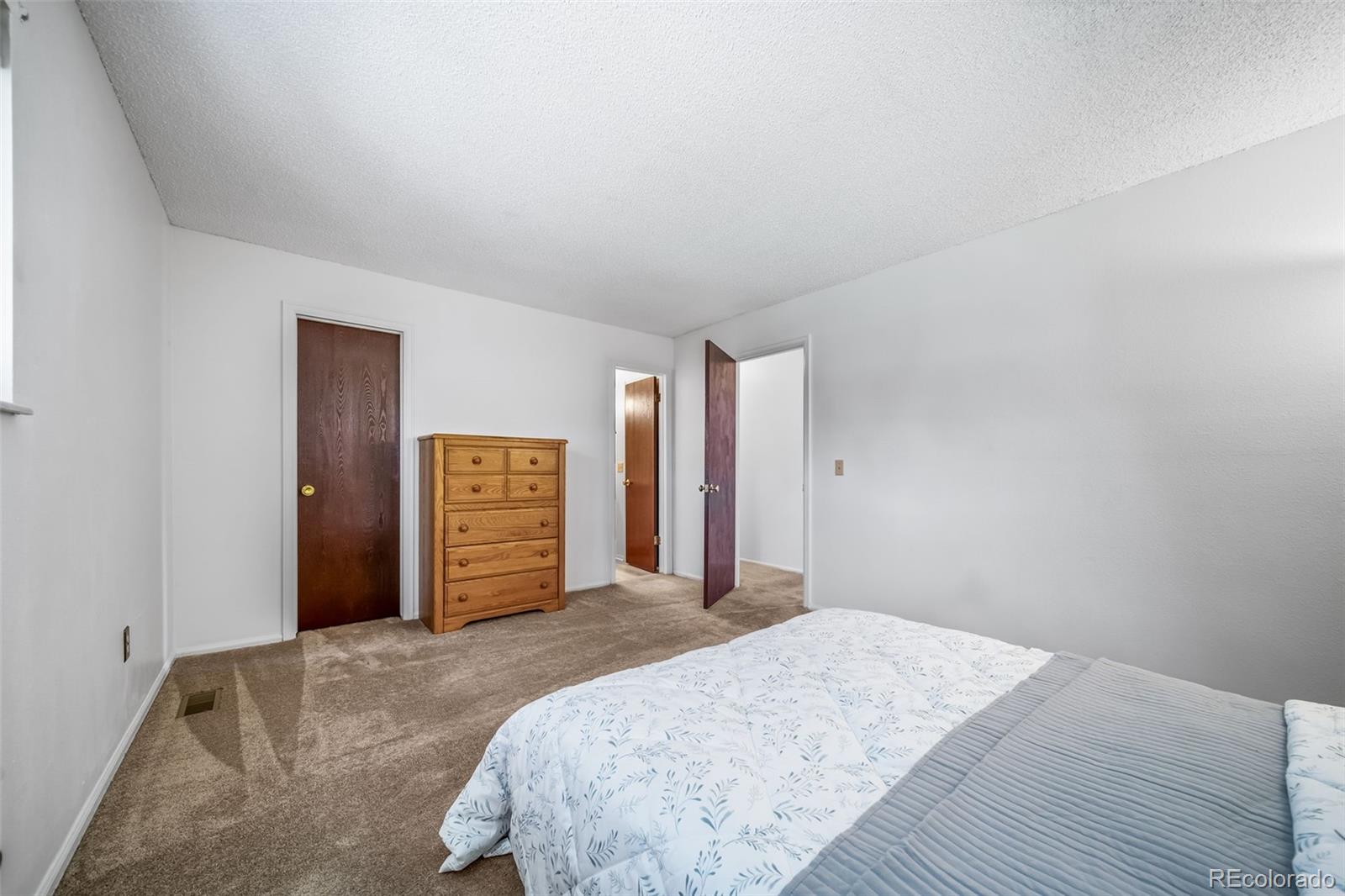 MLS Image #17 for 10007  bryant street,denver, Colorado