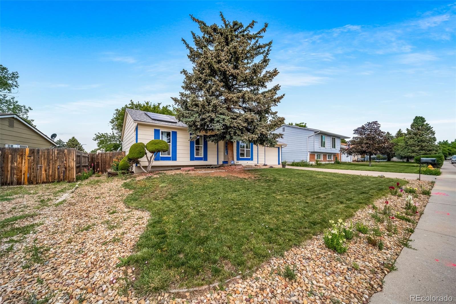 MLS Image #3 for 10007  bryant street,denver, Colorado