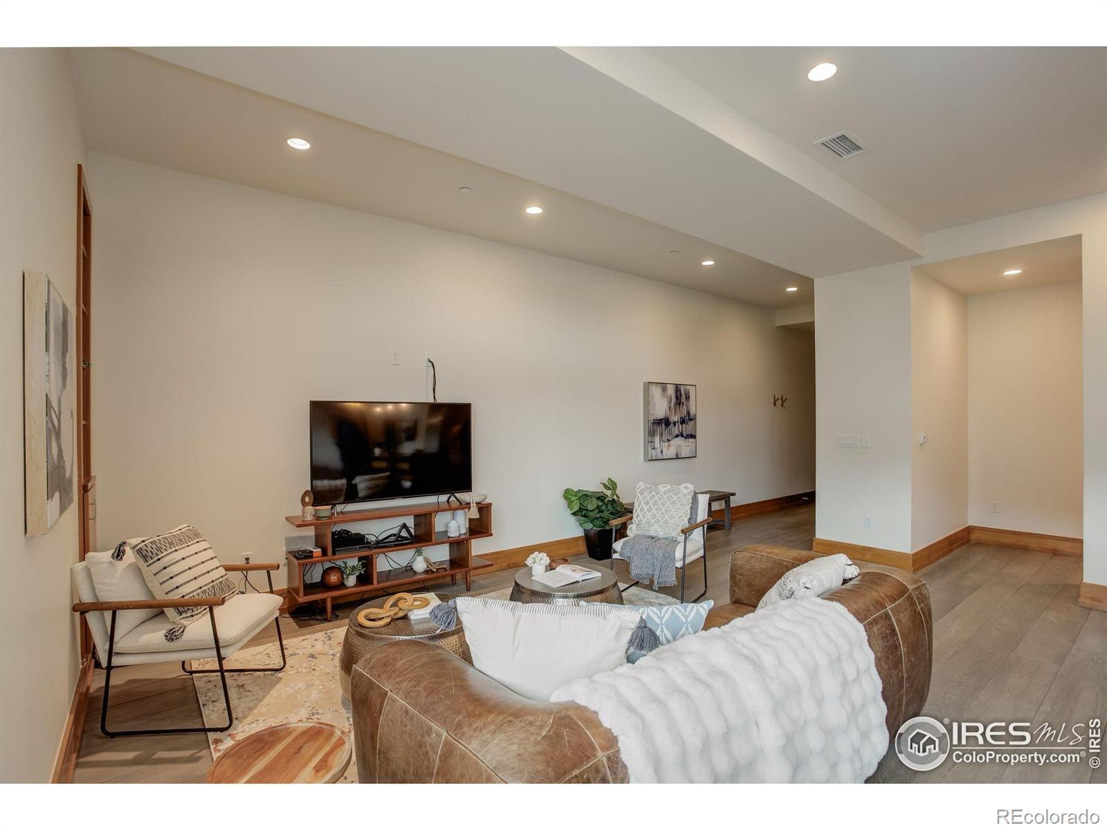 MLS Image #10 for 1077  canyon boulevard #211,boulder, Colorado