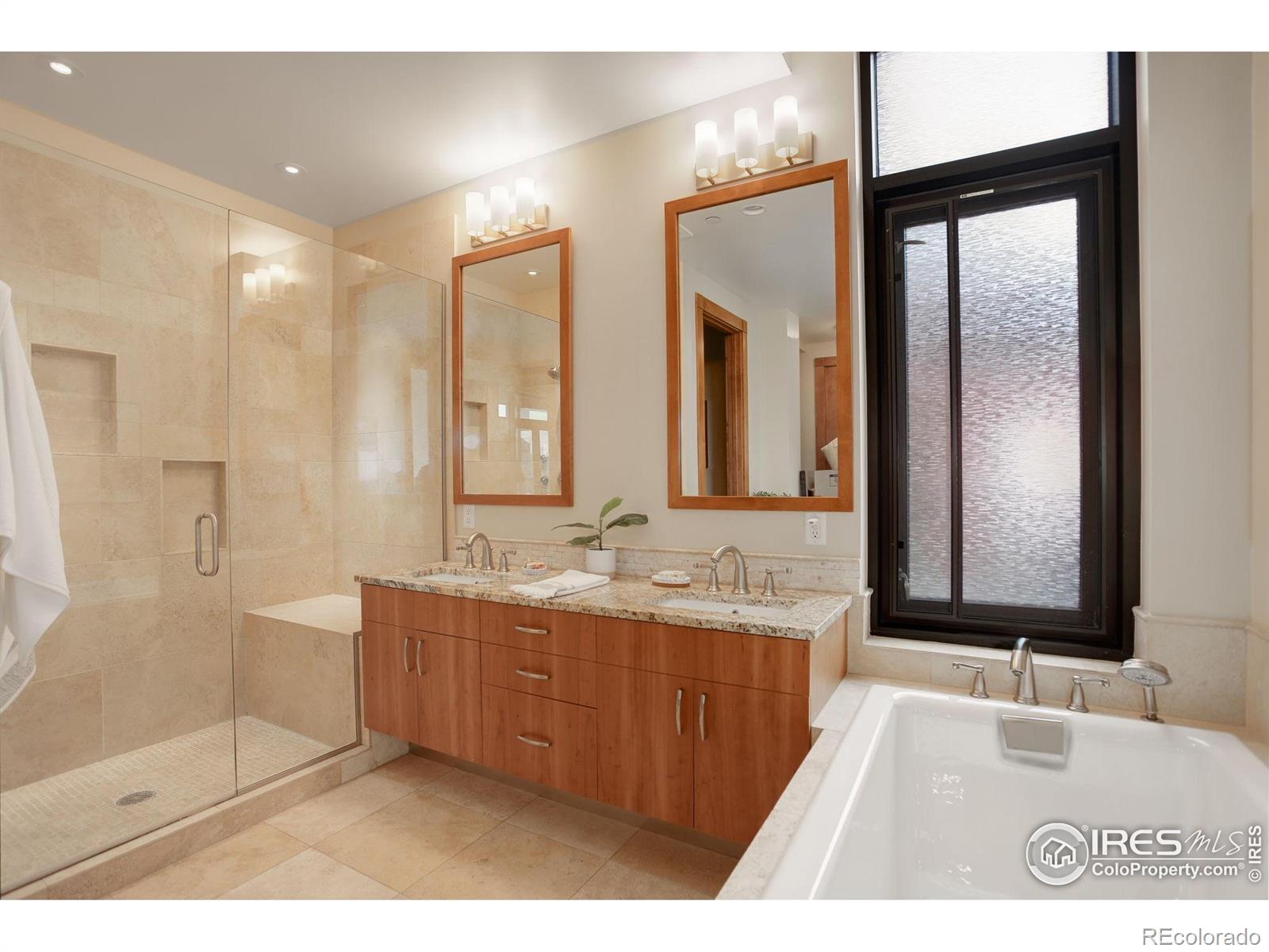 MLS Image #14 for 1077  canyon boulevard #211,boulder, Colorado