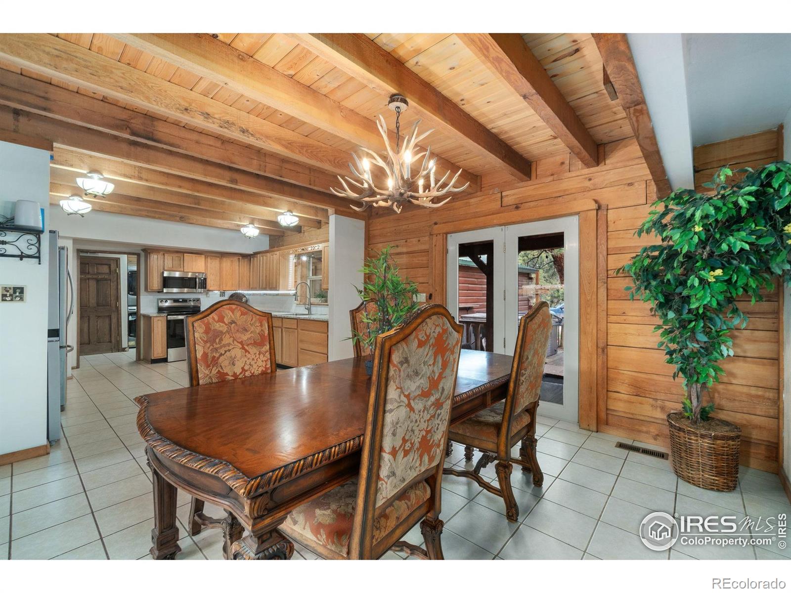 MLS Image #11 for 1084  iron mountain drive,livermore, Colorado