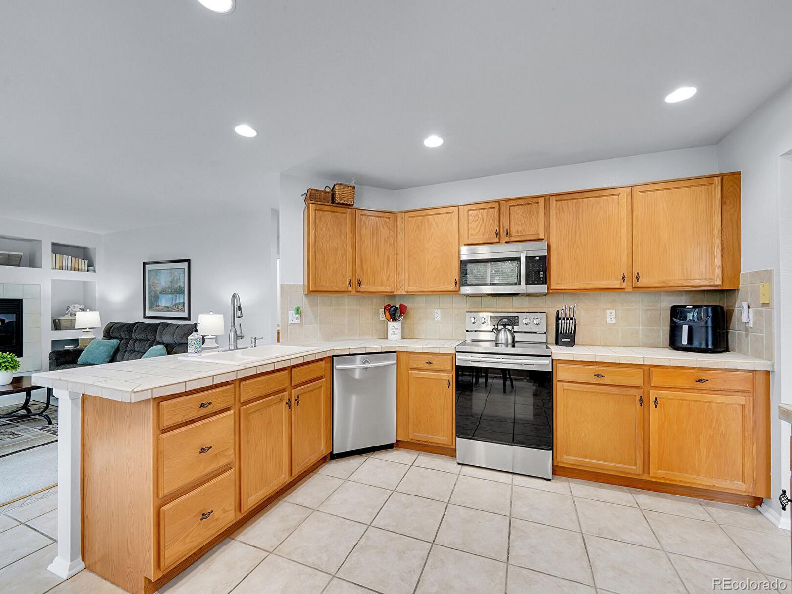MLS Image #9 for 8838 s dudley street,littleton, Colorado