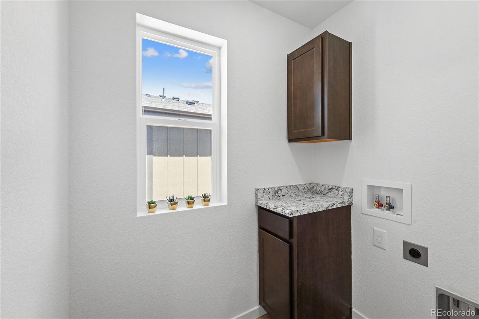 MLS Image #25 for 1970  dawkins view,colorado springs, Colorado