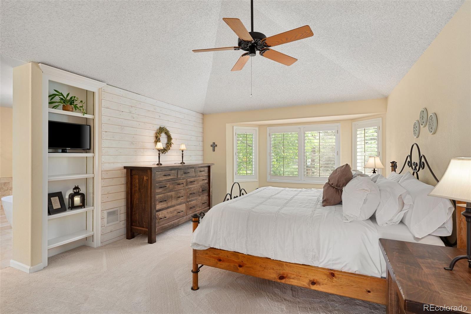 MLS Image #22 for 930 w dry creek road,littleton, Colorado