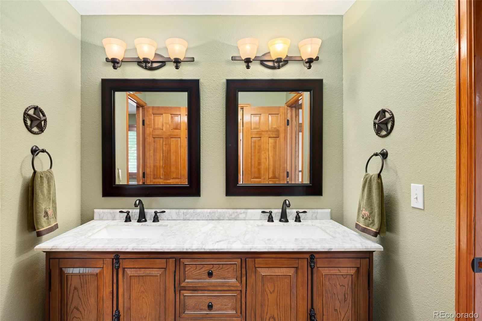 MLS Image #29 for 930 w dry creek road,littleton, Colorado