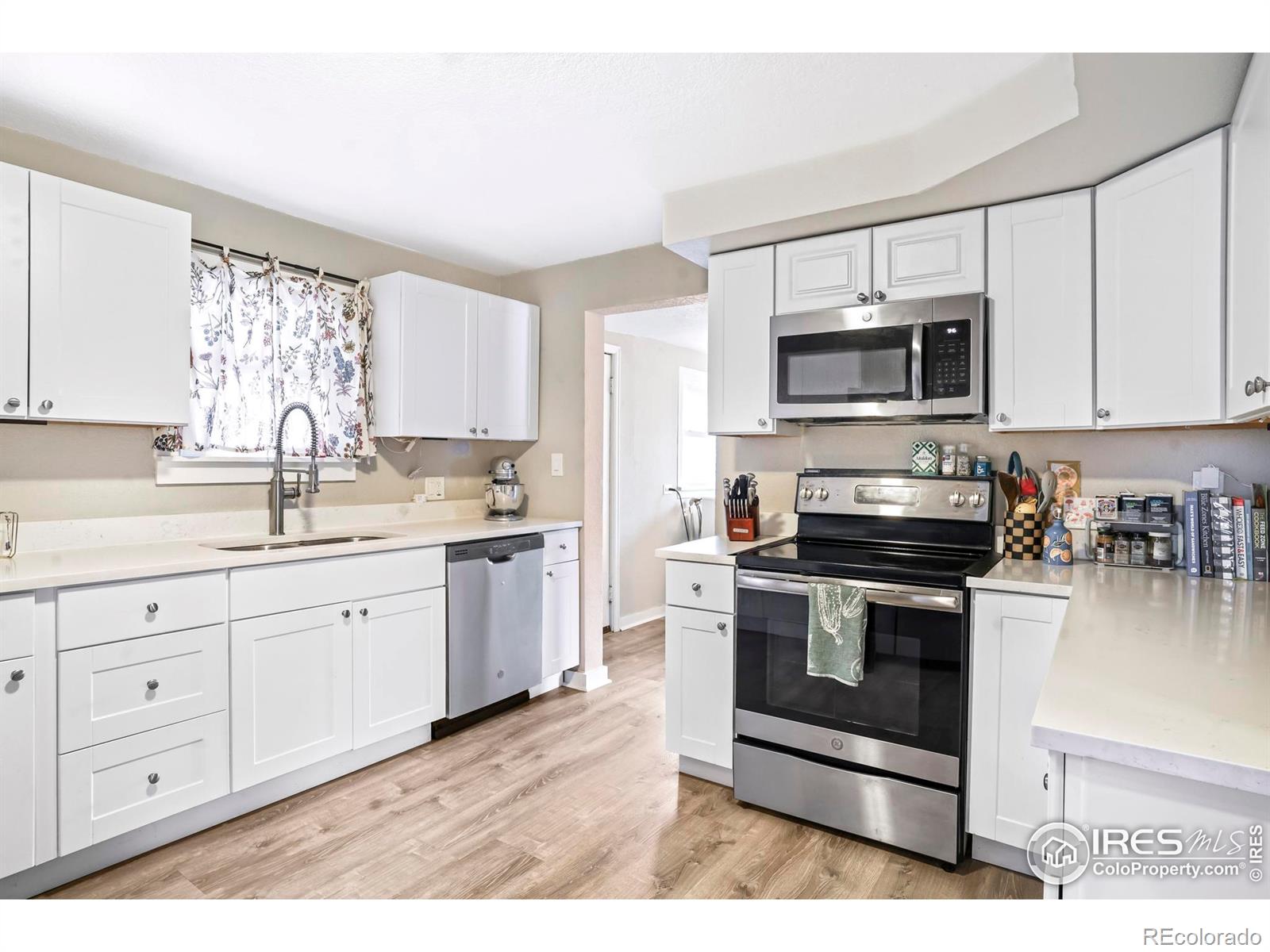 MLS Image #12 for 2565  pierce street,lakewood, Colorado