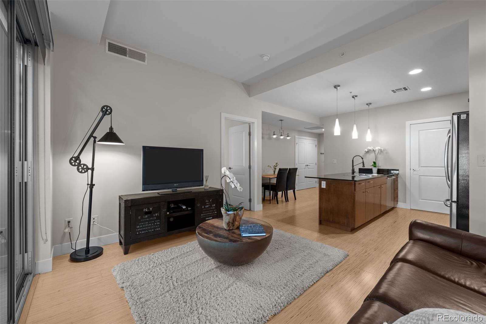 MLS Image #6 for 2001  lincoln street,denver, Colorado