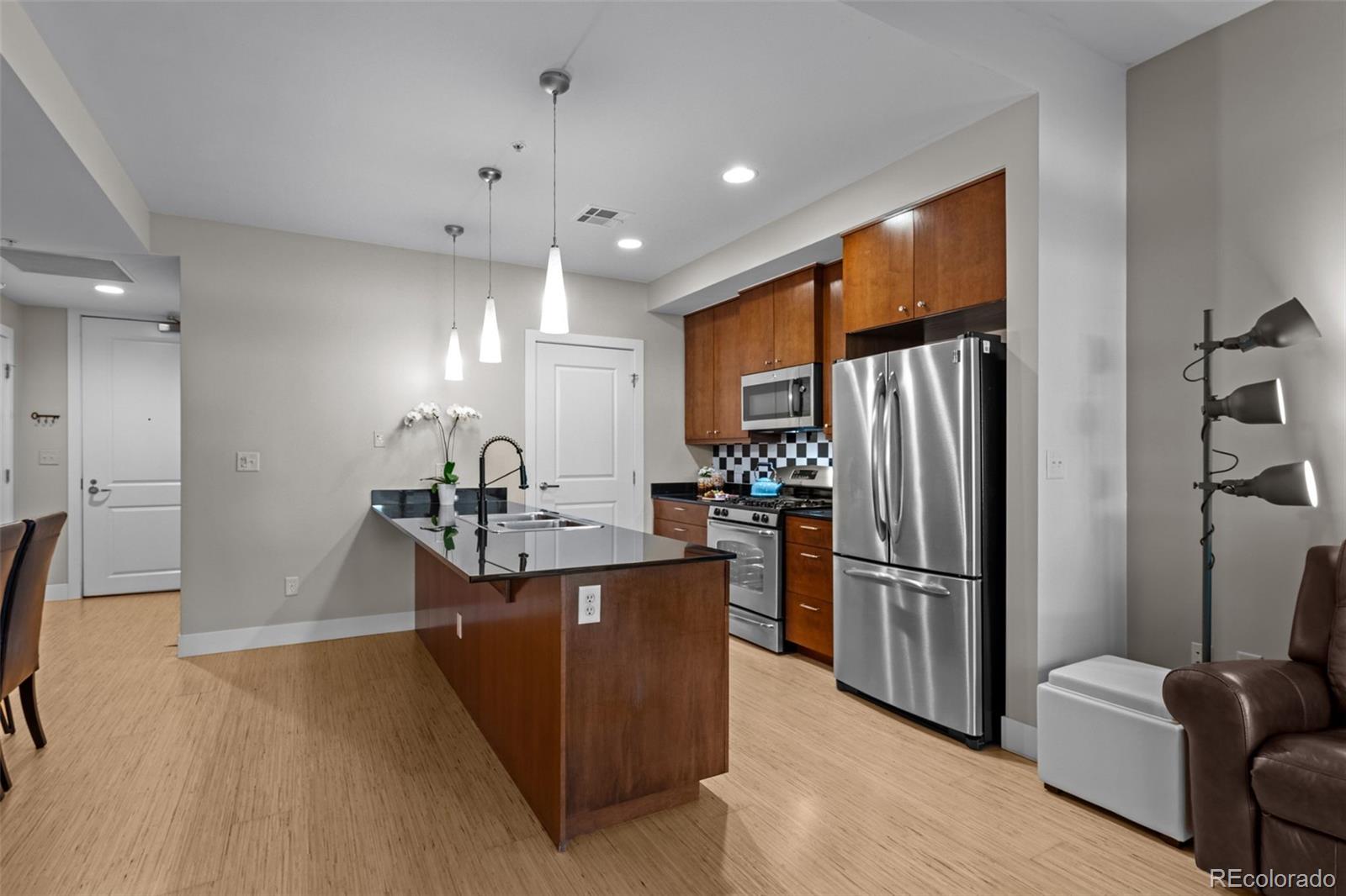 MLS Image #8 for 2001  lincoln street,denver, Colorado