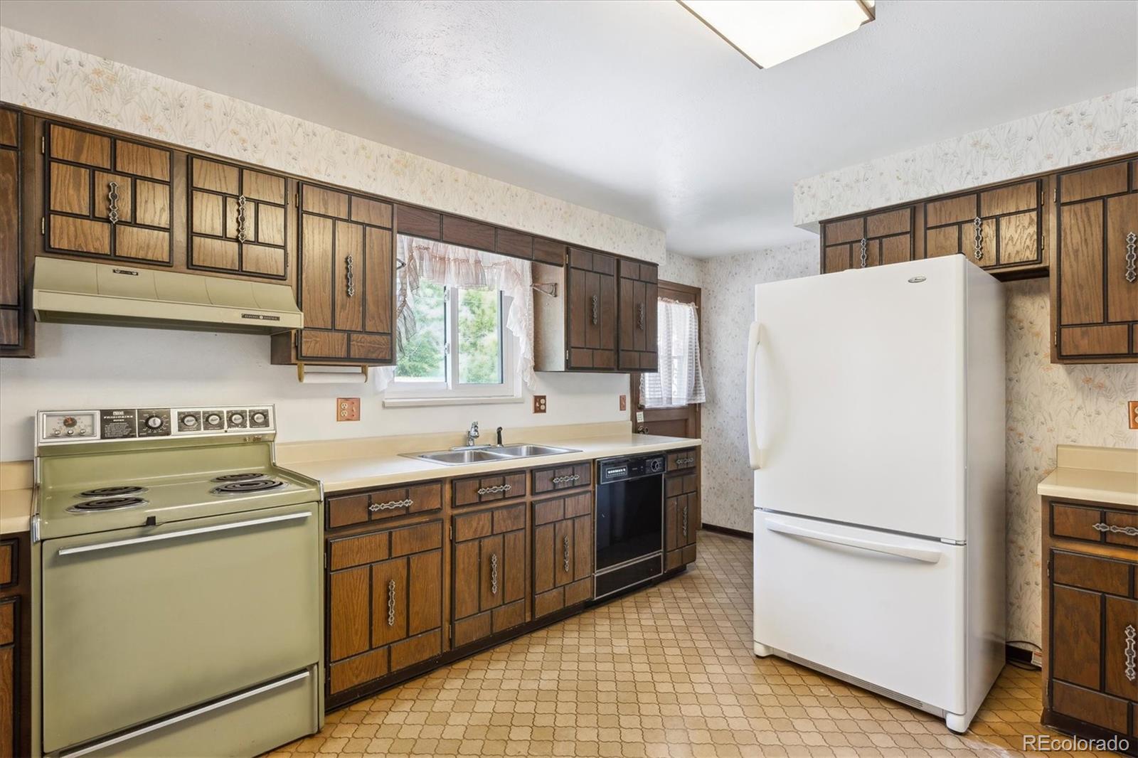 MLS Image #19 for 352 s peoria circle,aurora, Colorado