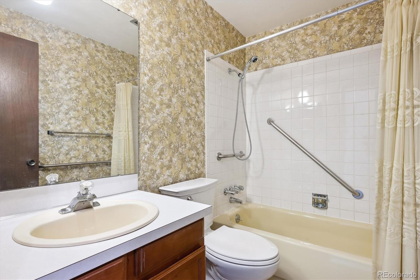 MLS Image #26 for 352 s peoria circle,aurora, Colorado