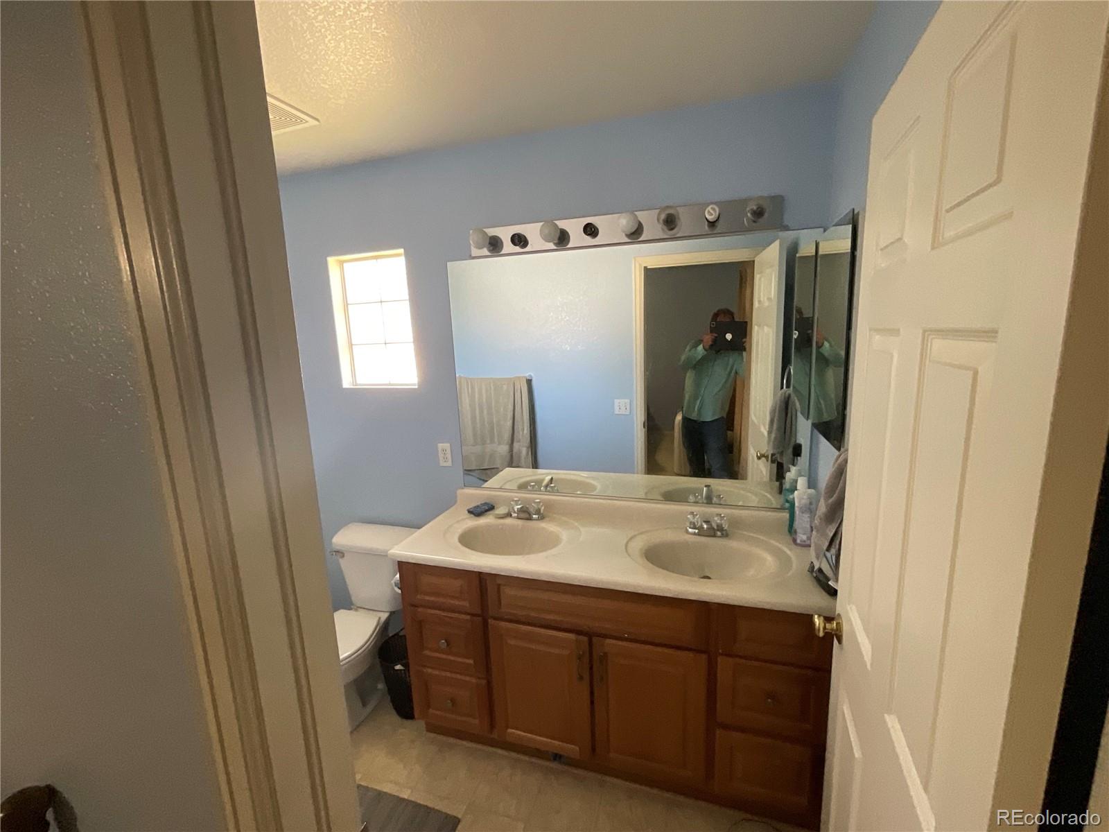 MLS Image #18 for 21300 e 42nd avenue,denver, Colorado
