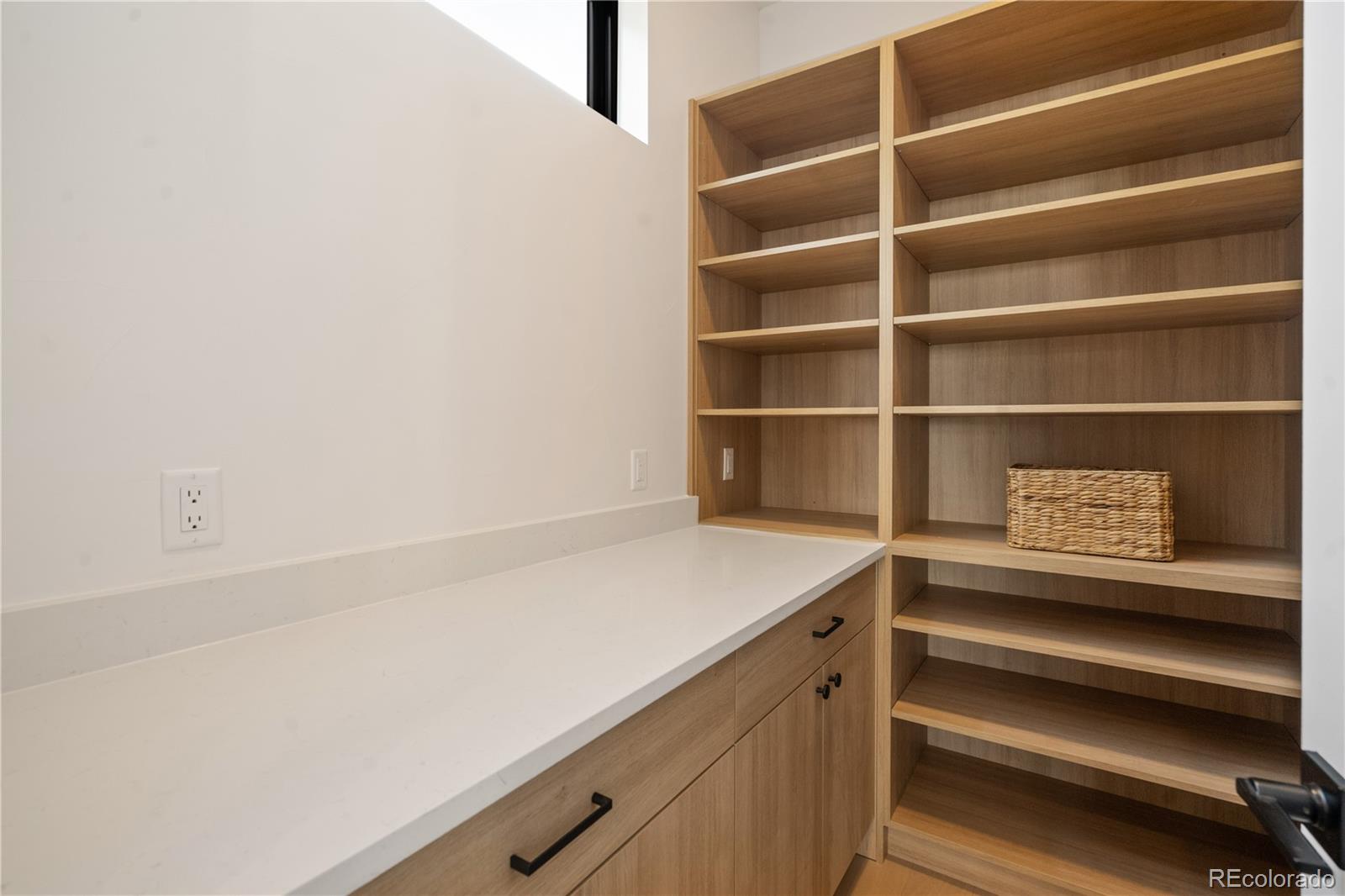 MLS Image #11 for 1601 s columbine street,denver, Colorado