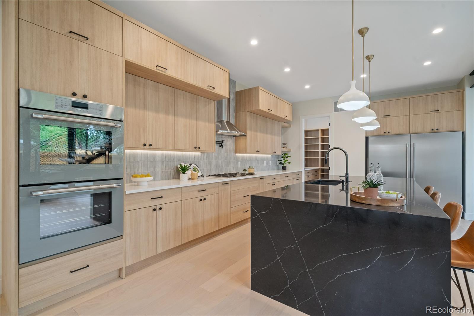 MLS Image #9 for 1601 s columbine street,denver, Colorado