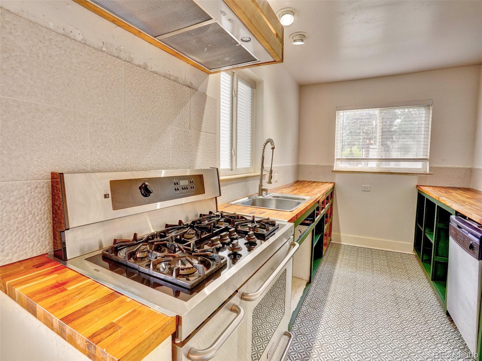 MLS Image #5 for 1600  xanthia street,denver, Colorado