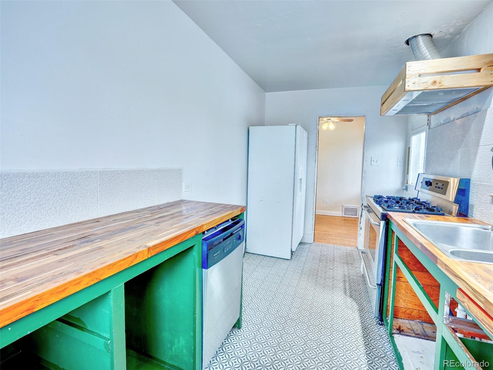 MLS Image #7 for 1600  xanthia street,denver, Colorado