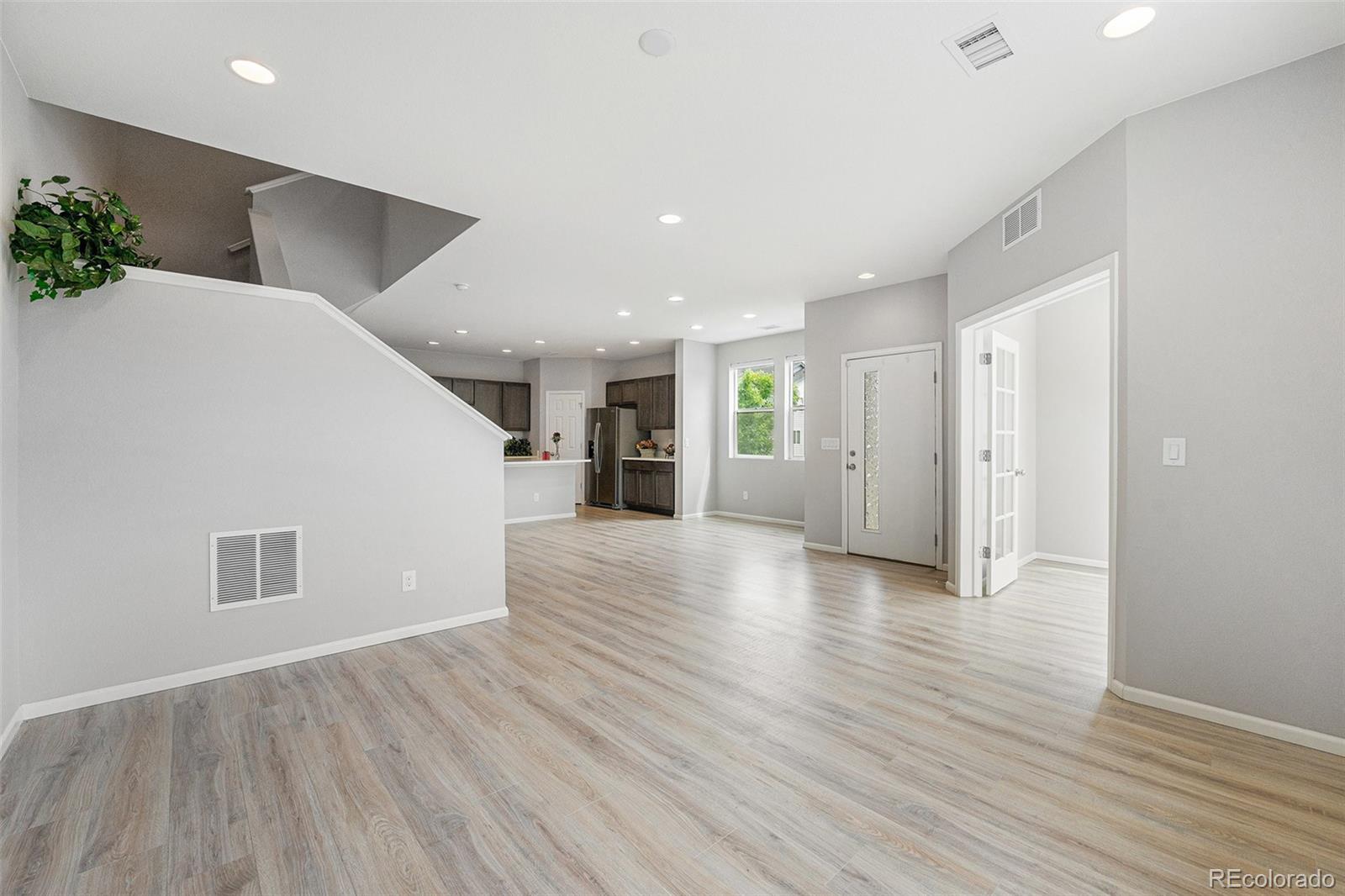 MLS Image #5 for 4760  kittredge street,denver, Colorado