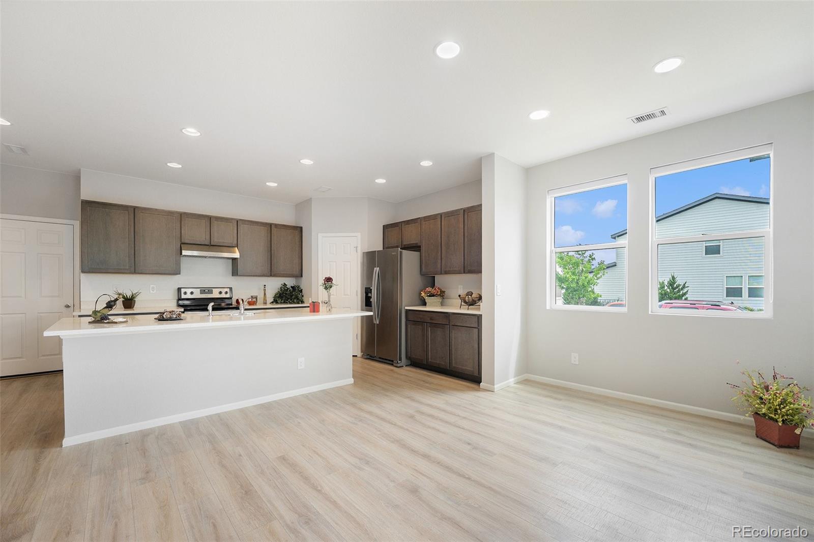 MLS Image #6 for 4760  kittredge street,denver, Colorado