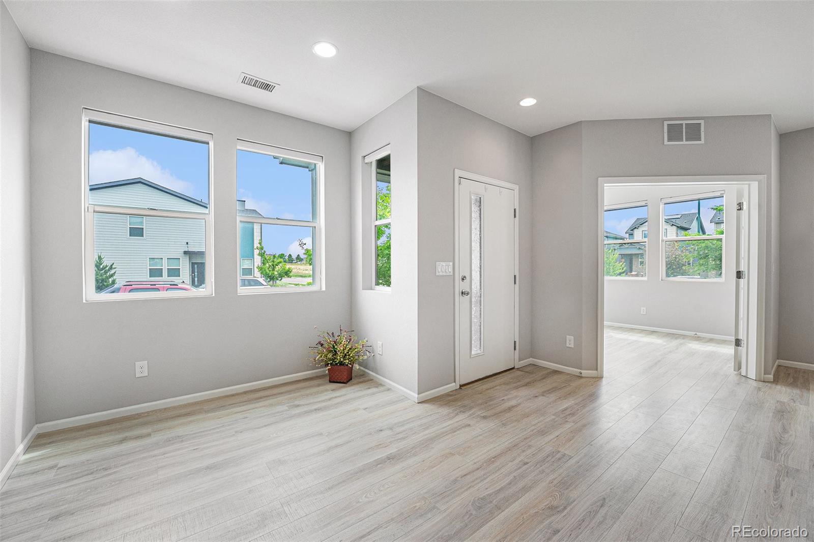 MLS Image #7 for 4760  kittredge street,denver, Colorado