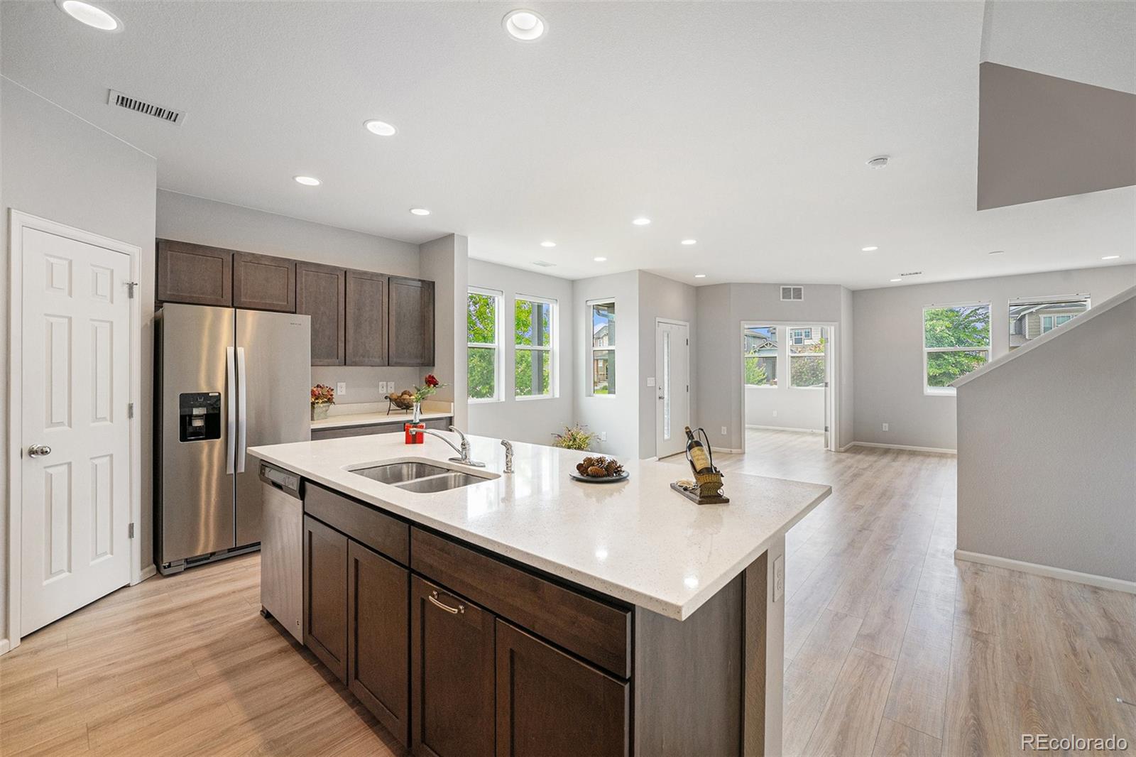 MLS Image #9 for 4760  kittredge street,denver, Colorado