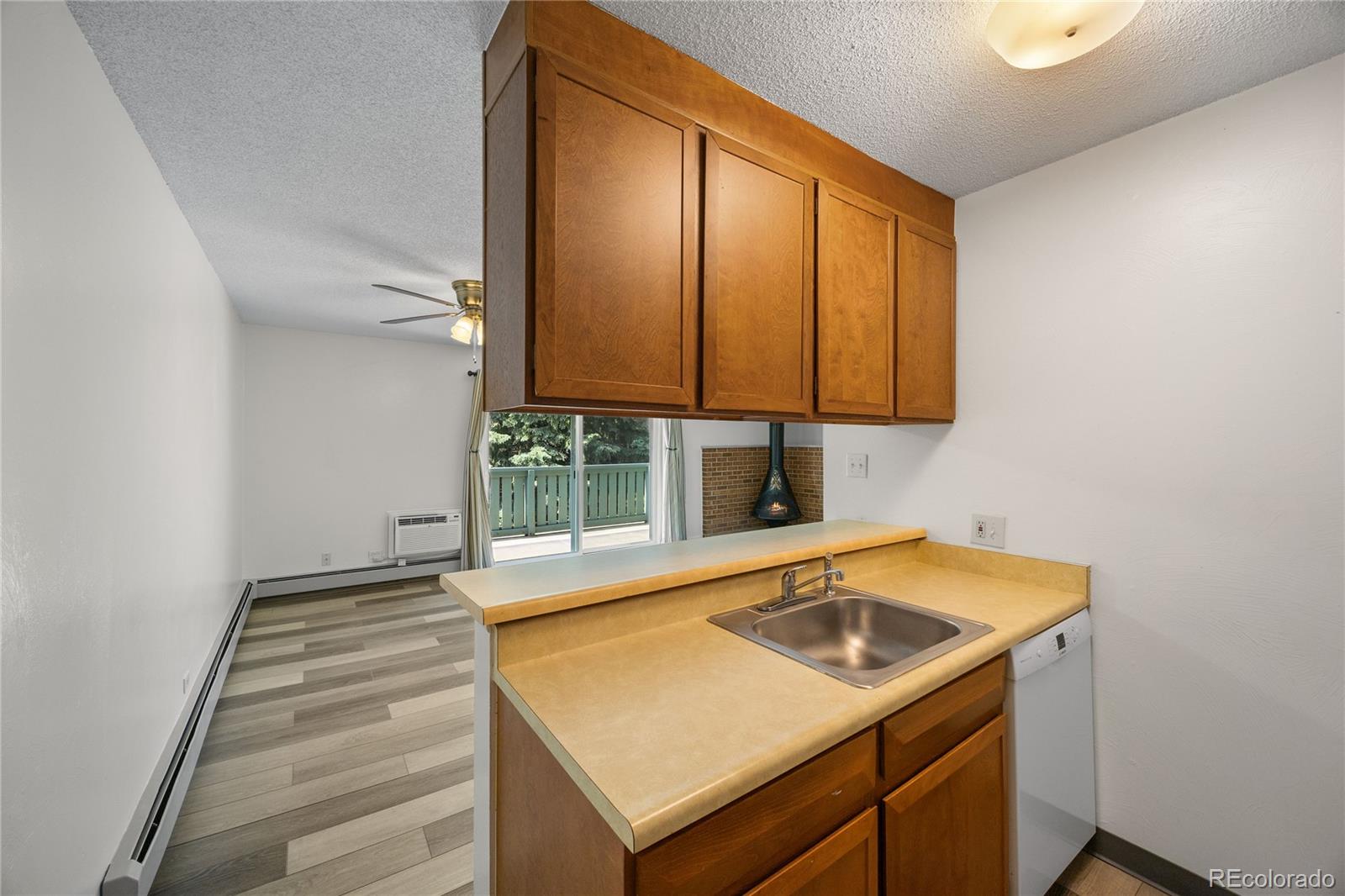 MLS Image #10 for 2150 s vaughn way,aurora, Colorado