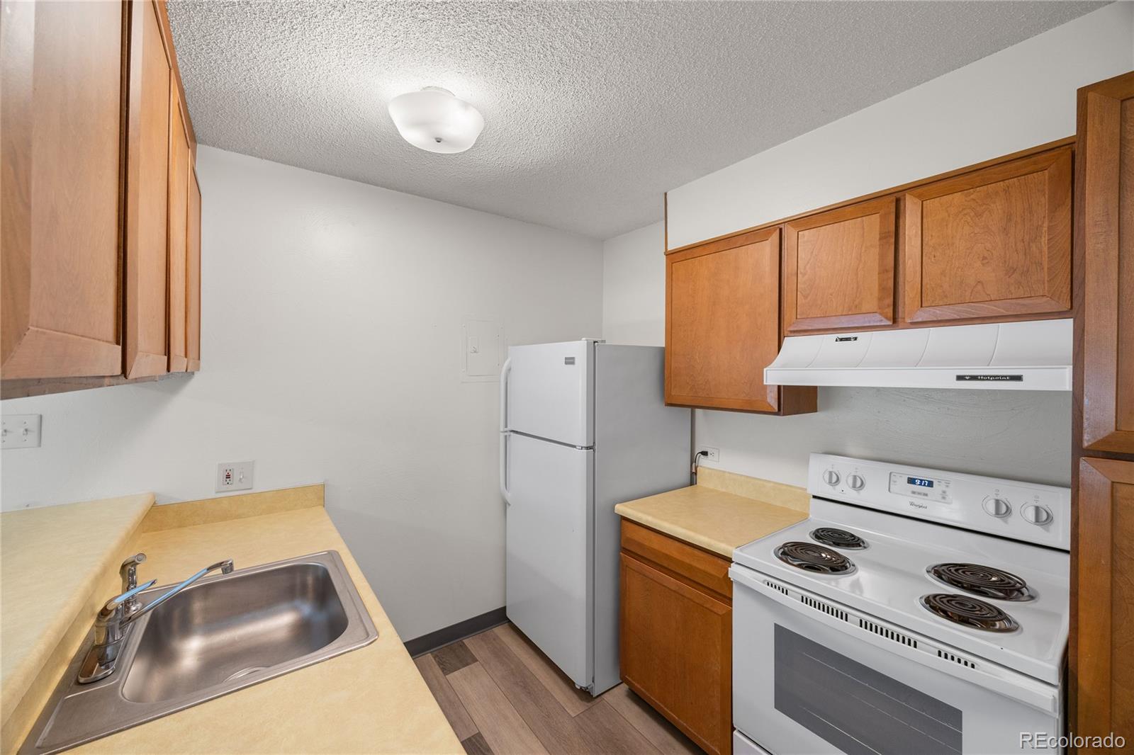 MLS Image #11 for 2150 s vaughn way,aurora, Colorado