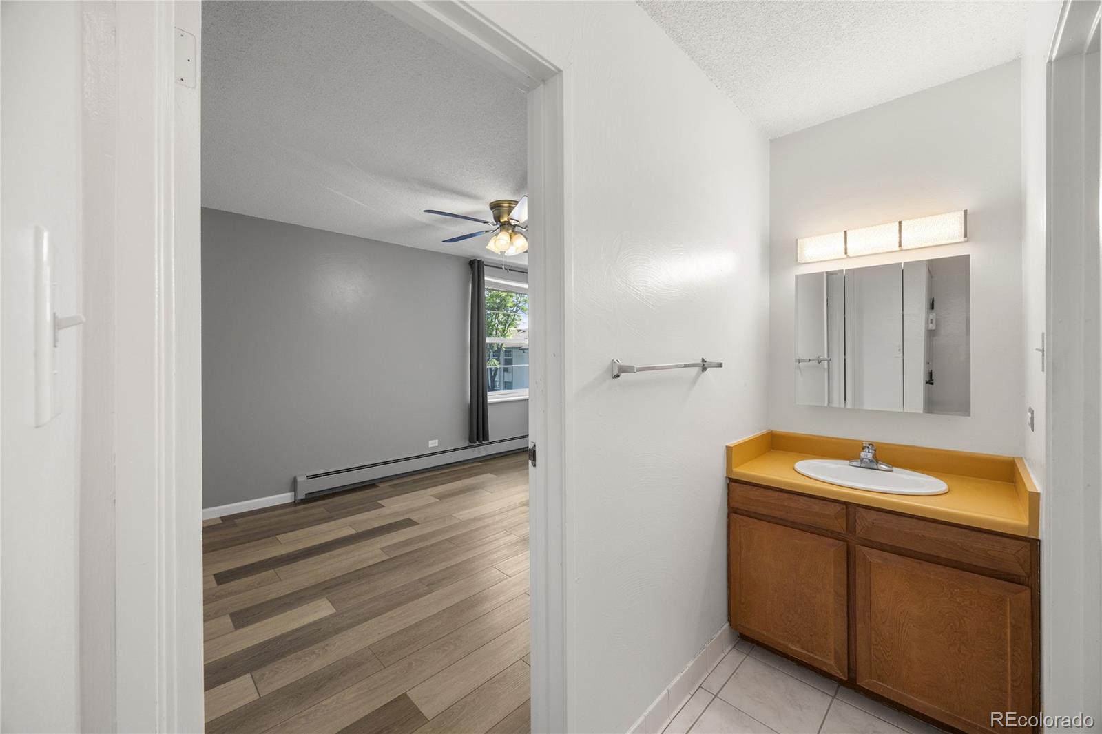 MLS Image #4 for 2150 s vaughn way,aurora, Colorado