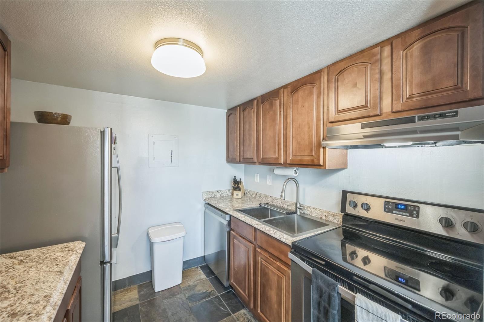 MLS Image #25 for 3331 s monaco parkway,denver, Colorado