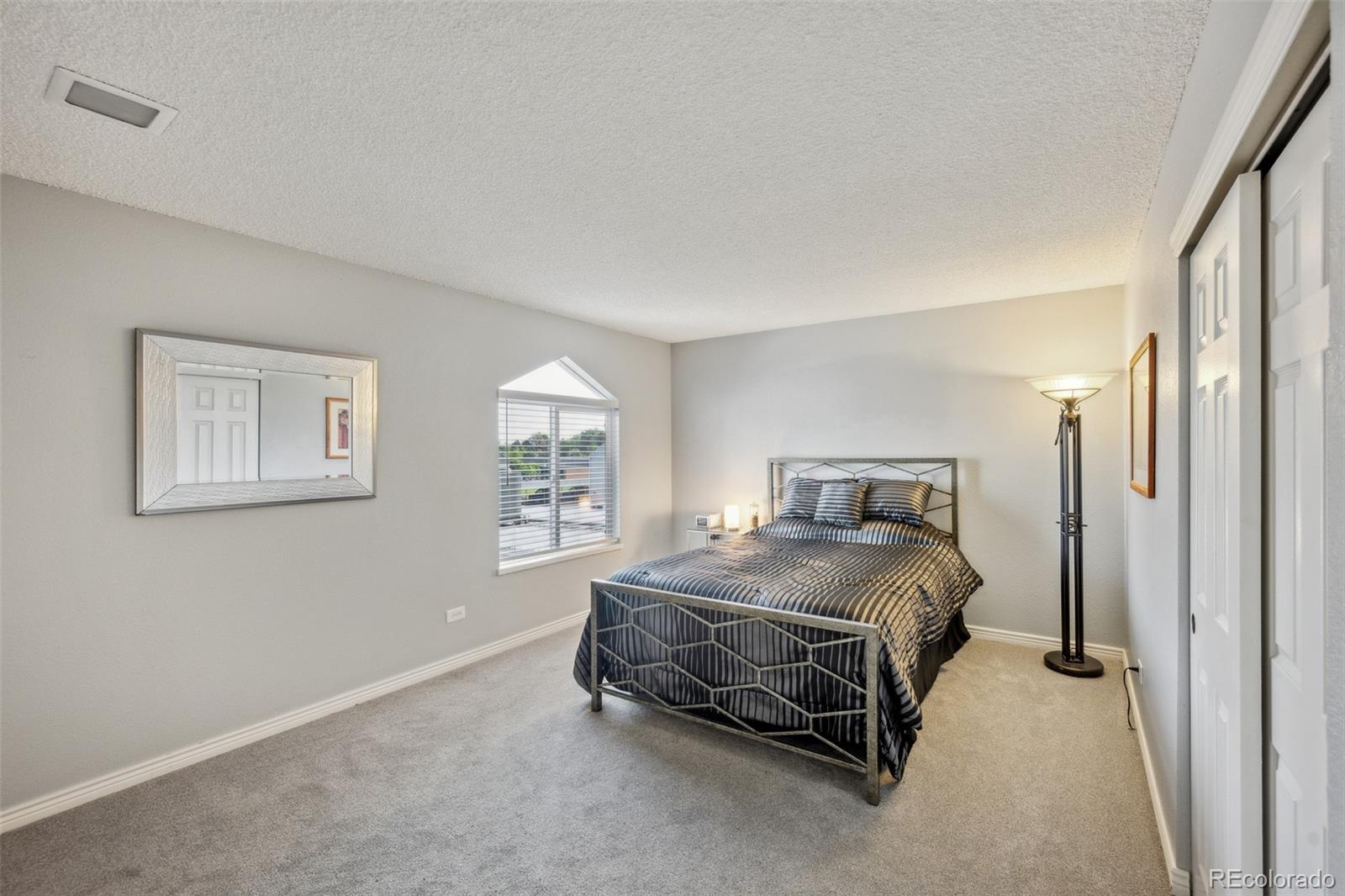 MLS Image #27 for 3331 s monaco parkway,denver, Colorado