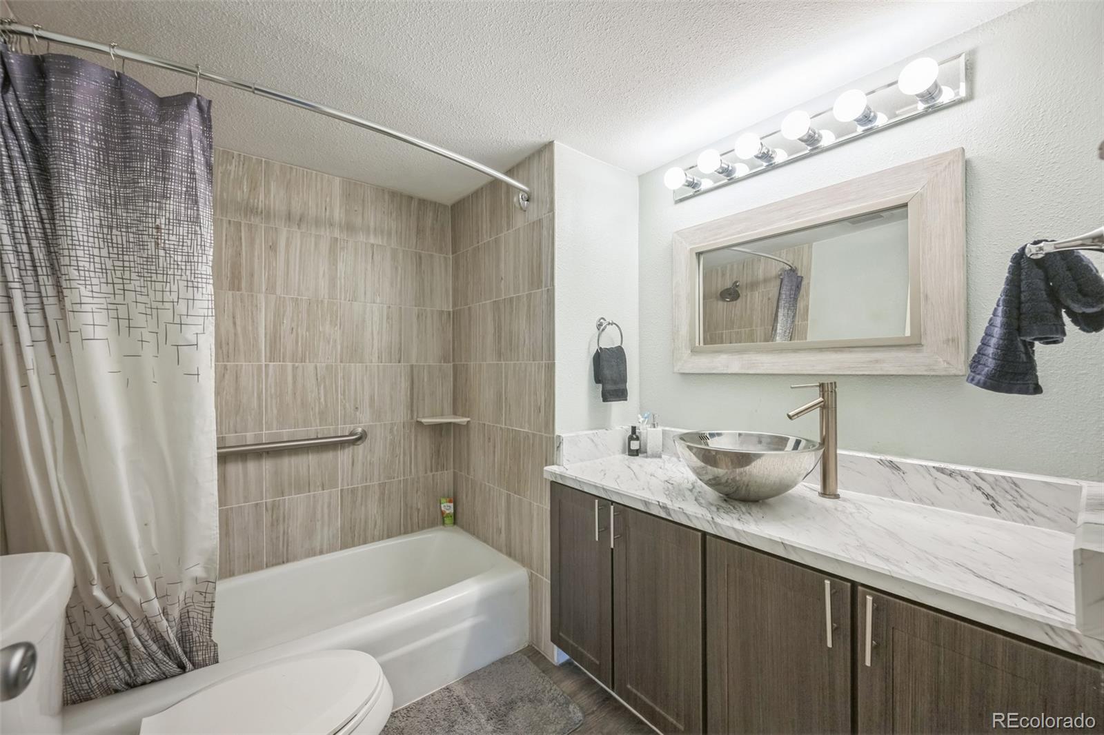 MLS Image #31 for 3331 s monaco parkway,denver, Colorado
