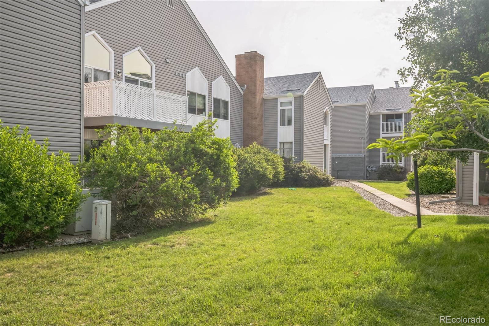 MLS Image #8 for 3331 s monaco parkway,denver, Colorado