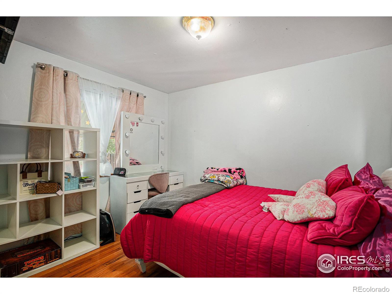 MLS Image #13 for 547 s eliot street,denver, Colorado