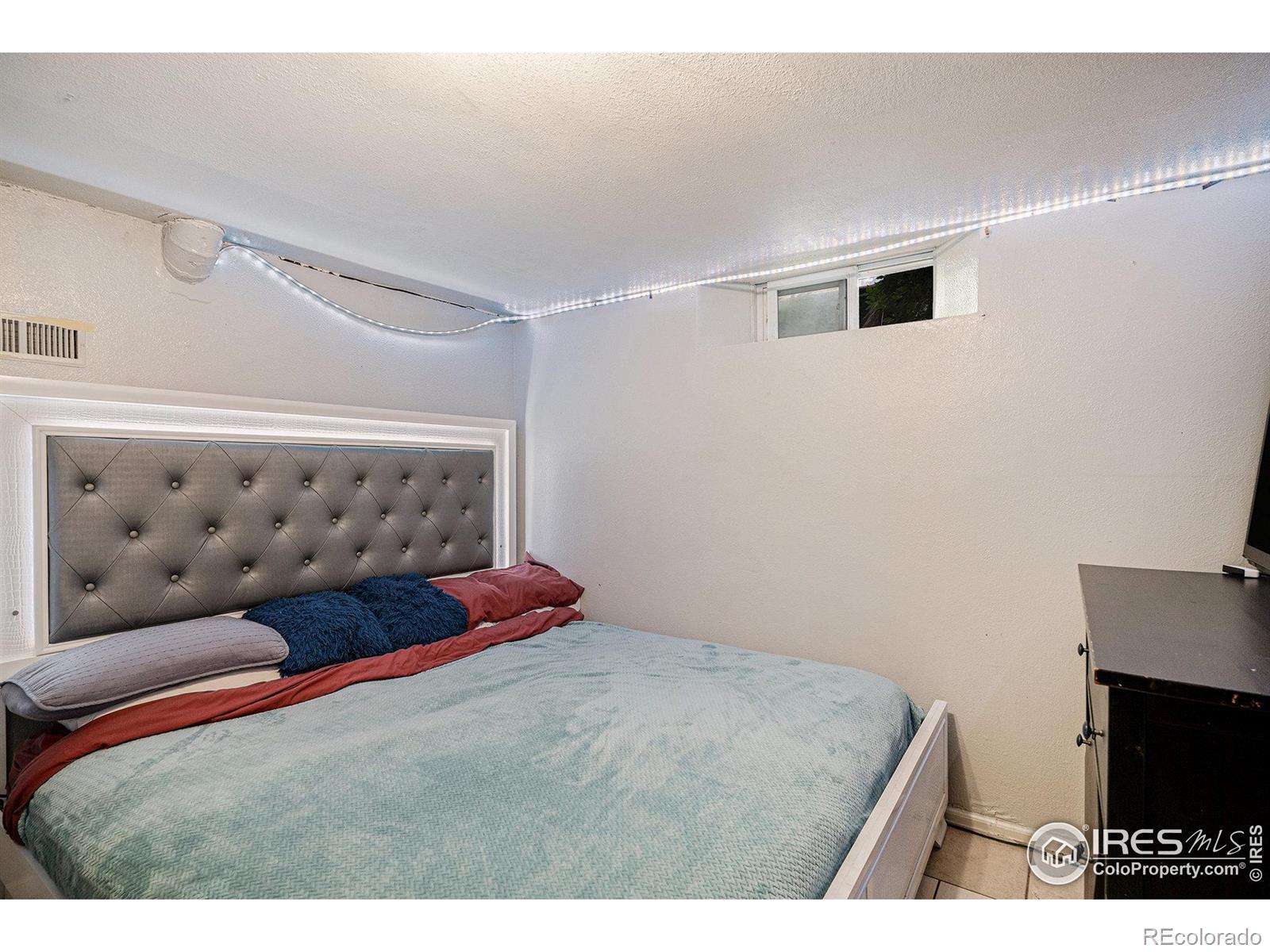MLS Image #16 for 547 s eliot street,denver, Colorado