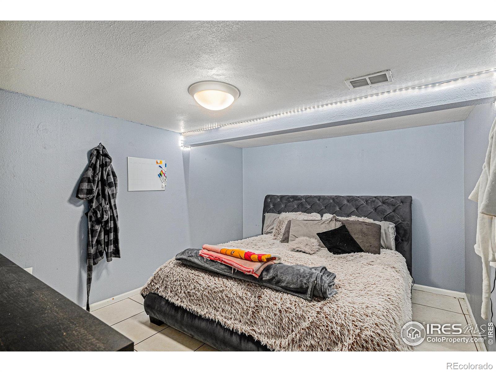 MLS Image #18 for 547 s eliot street,denver, Colorado