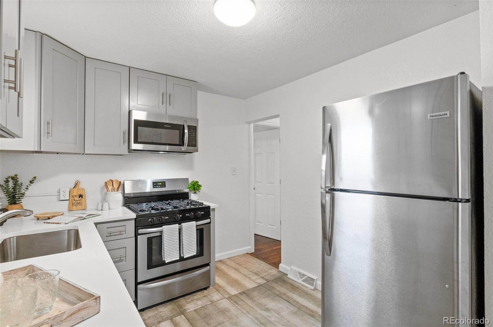 MLS Image #17 for 1414 w nevada place,denver, Colorado