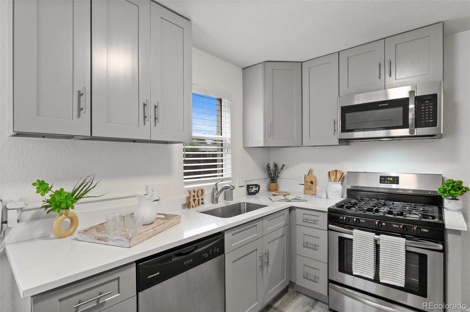MLS Image #18 for 1414 w nevada place,denver, Colorado