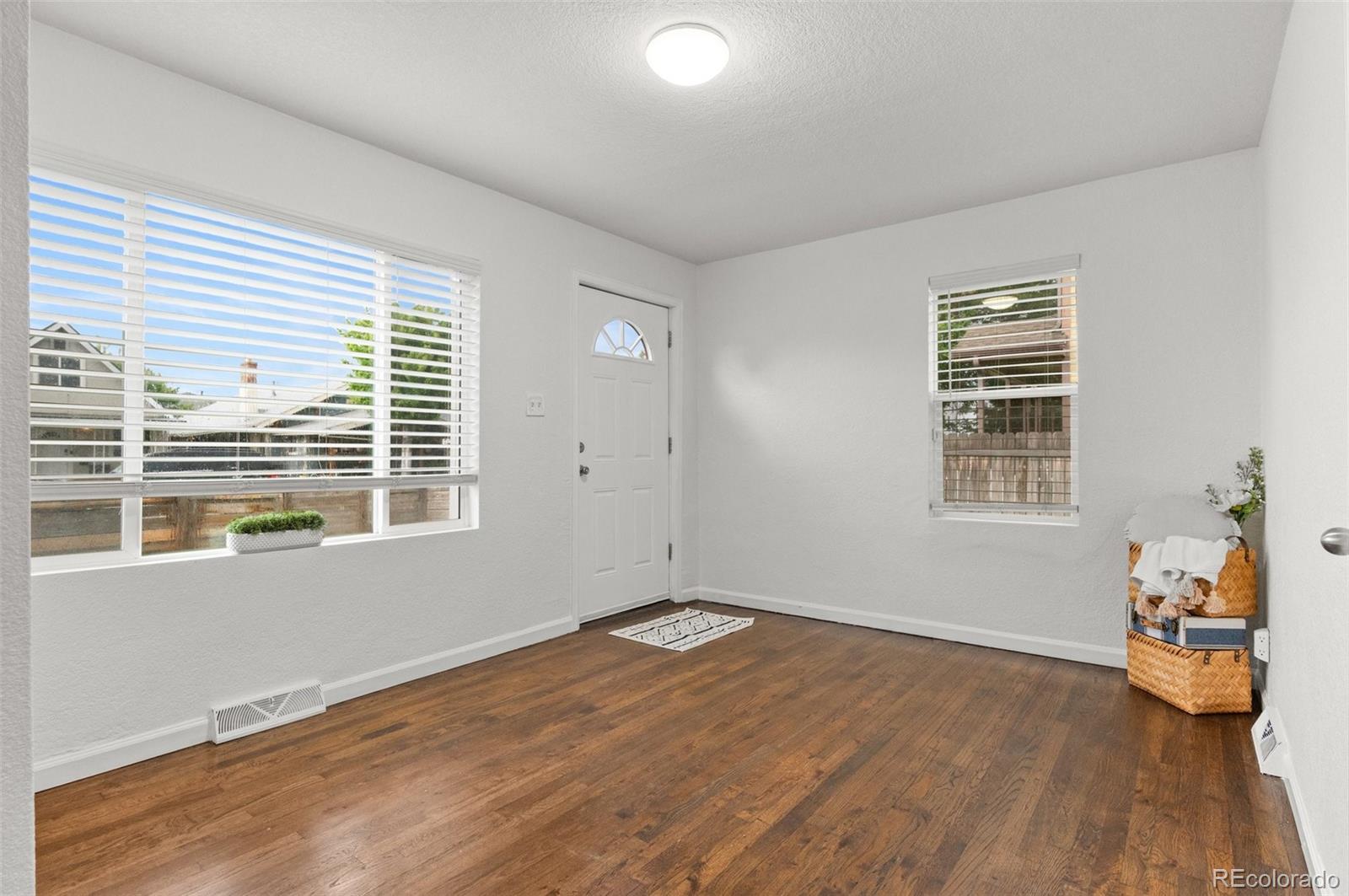 MLS Image #6 for 1414 w nevada place,denver, Colorado