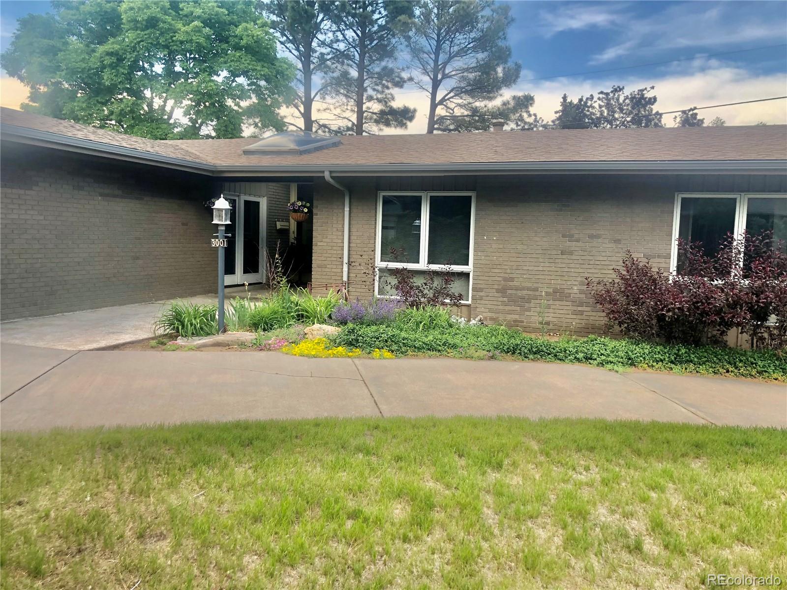 MLS Image #3 for 3001 s vine street,denver, Colorado