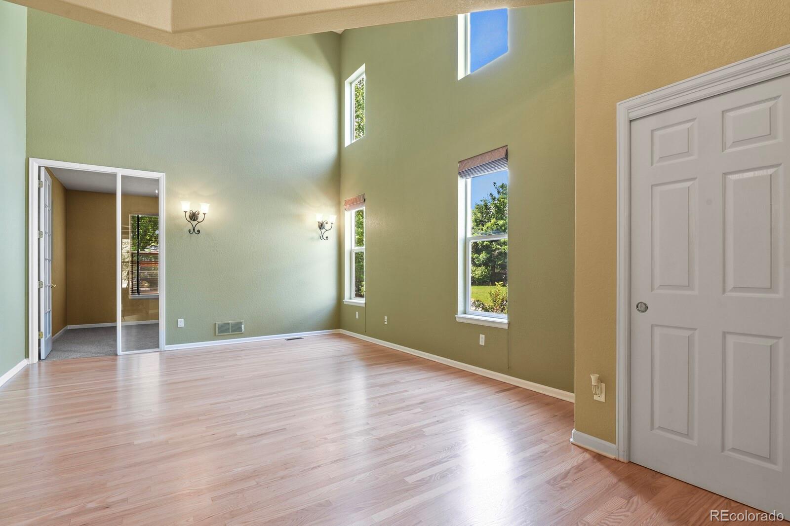 MLS Image #6 for 6533 s ouray street,aurora, Colorado