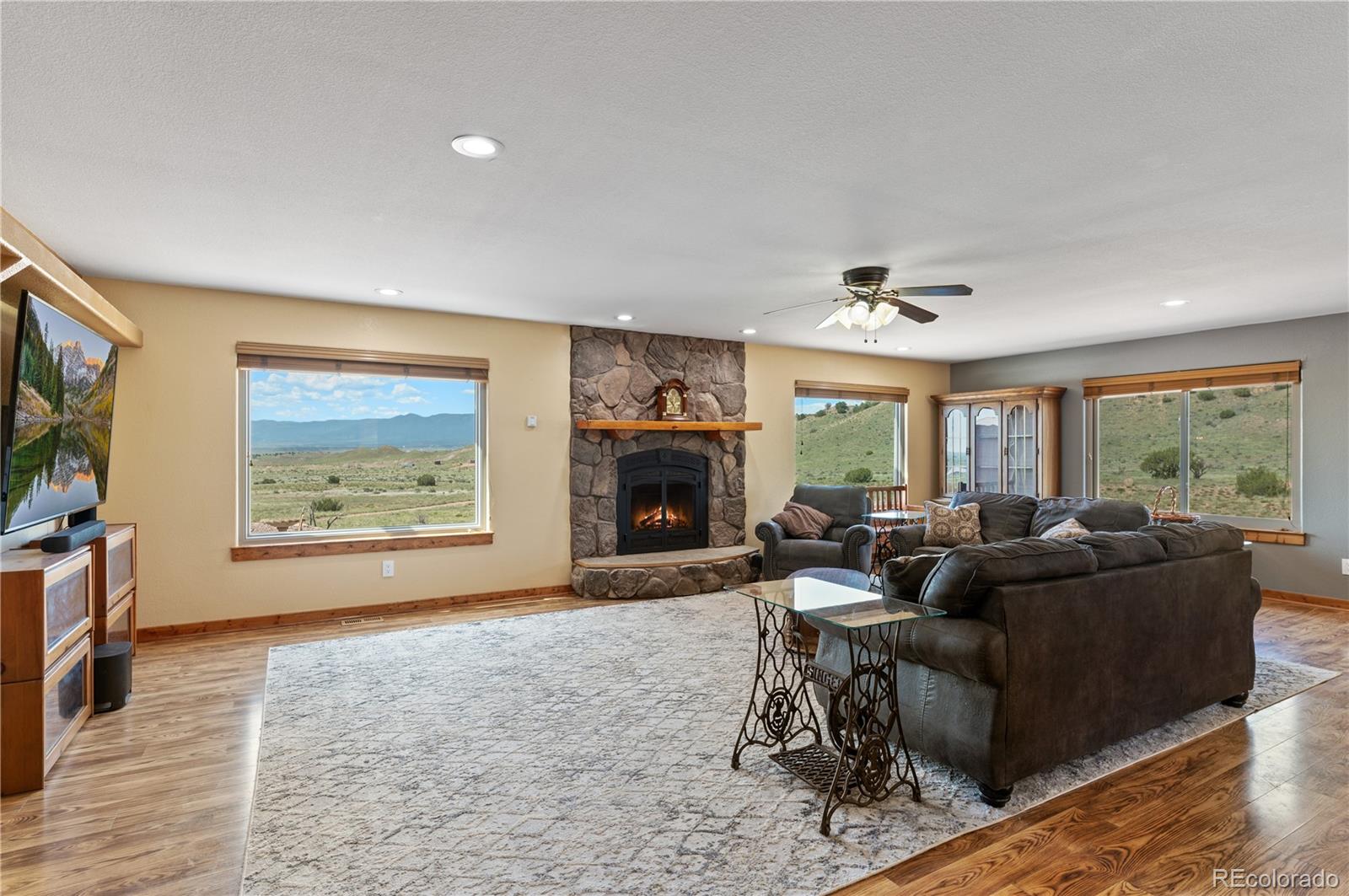 MLS Image #6 for 507  van egmond drive,penrose, Colorado