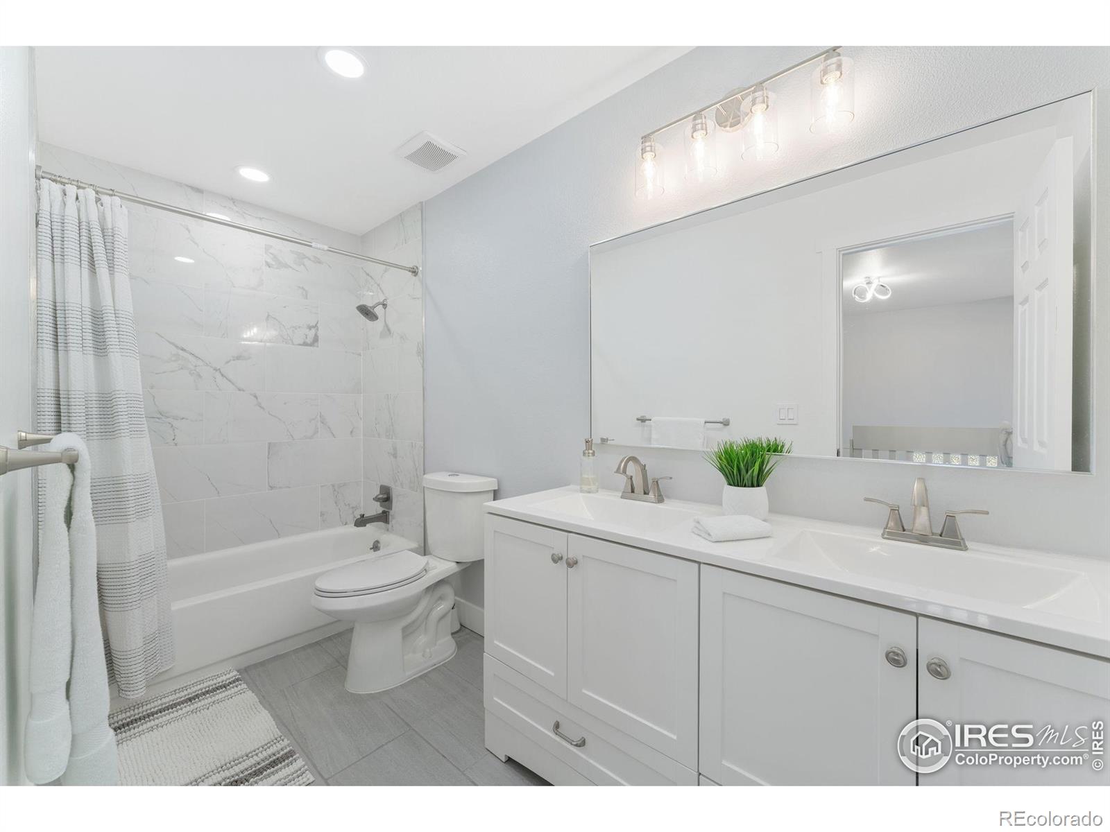 MLS Image #9 for 2835 s monaco parkway,denver, Colorado