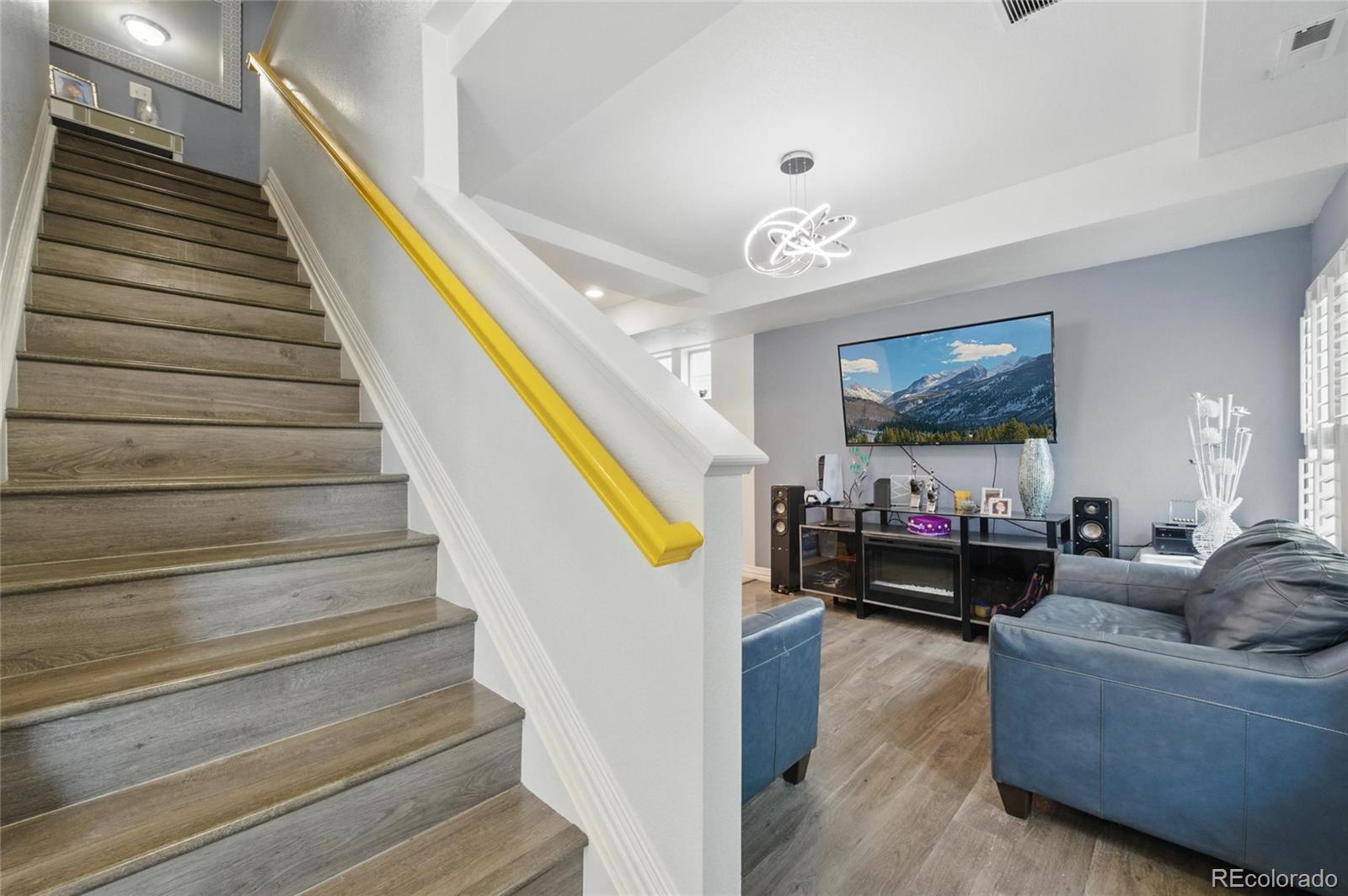 MLS Image #7 for 18619 e 50th place,denver, Colorado