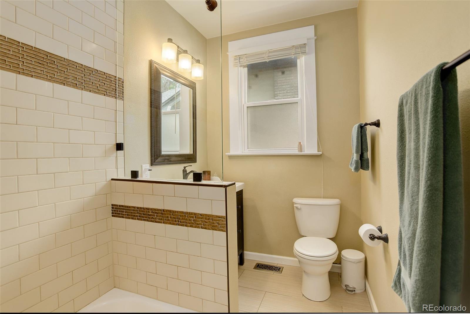 MLS Image #14 for 848  harrison street,denver, Colorado
