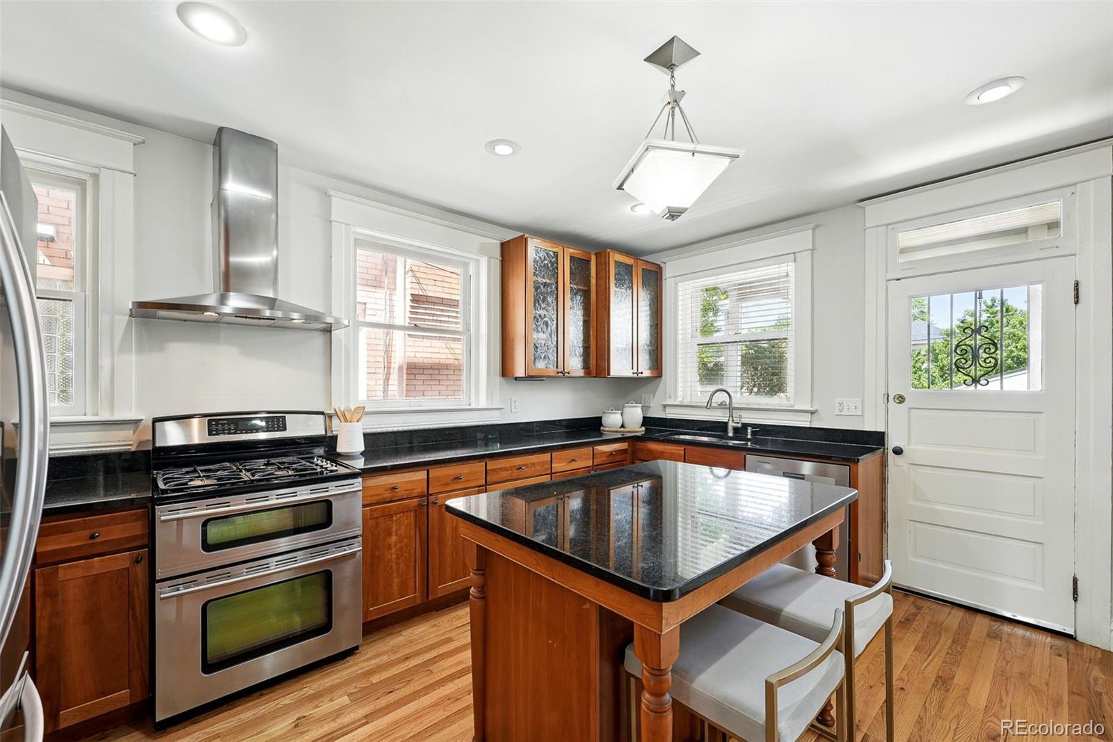 MLS Image #13 for 1582  steele street,denver, Colorado